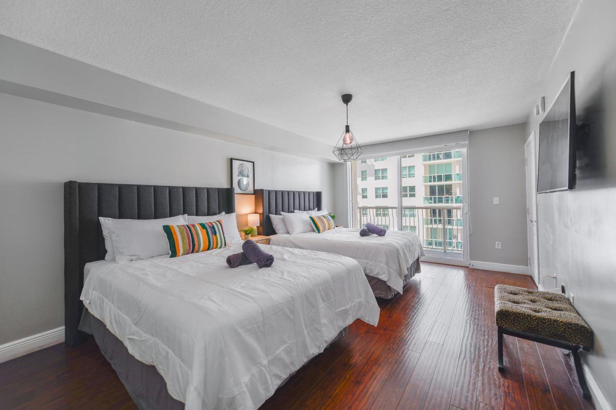 Amazing 3 Bedroom Condo At Brickell With Pool Miami Bagian luar foto