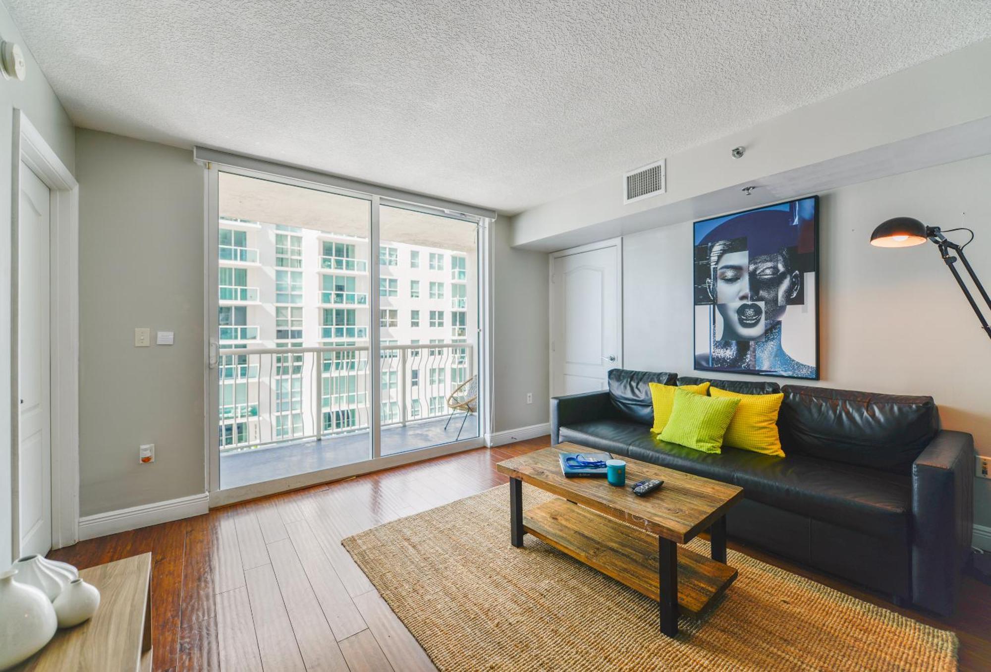Amazing 3 Bedroom Condo At Brickell With Pool Miami Bagian luar foto