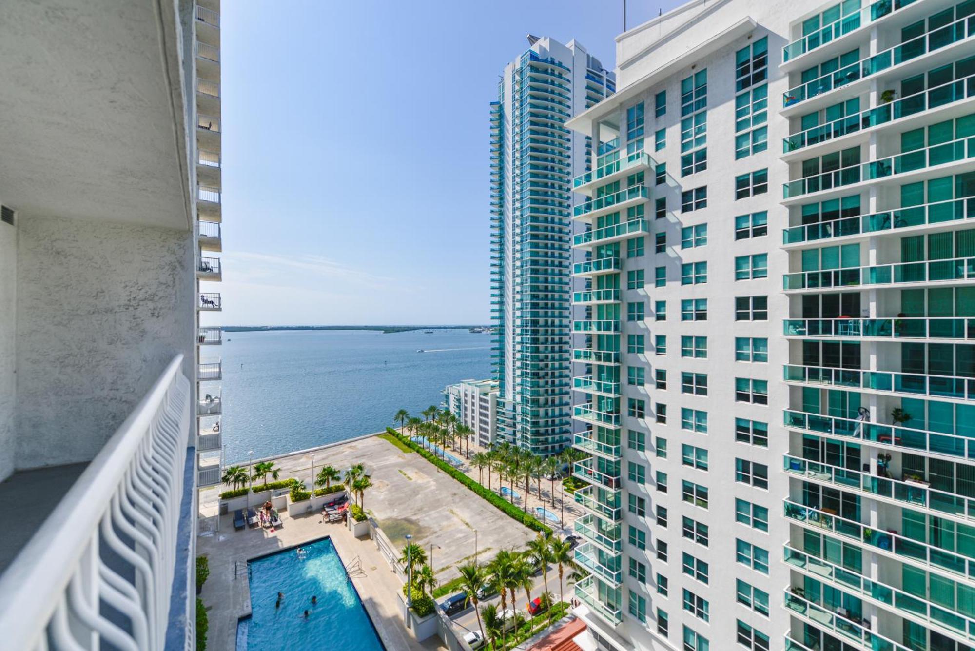 Amazing 3 Bedroom Condo At Brickell With Pool Miami Bagian luar foto