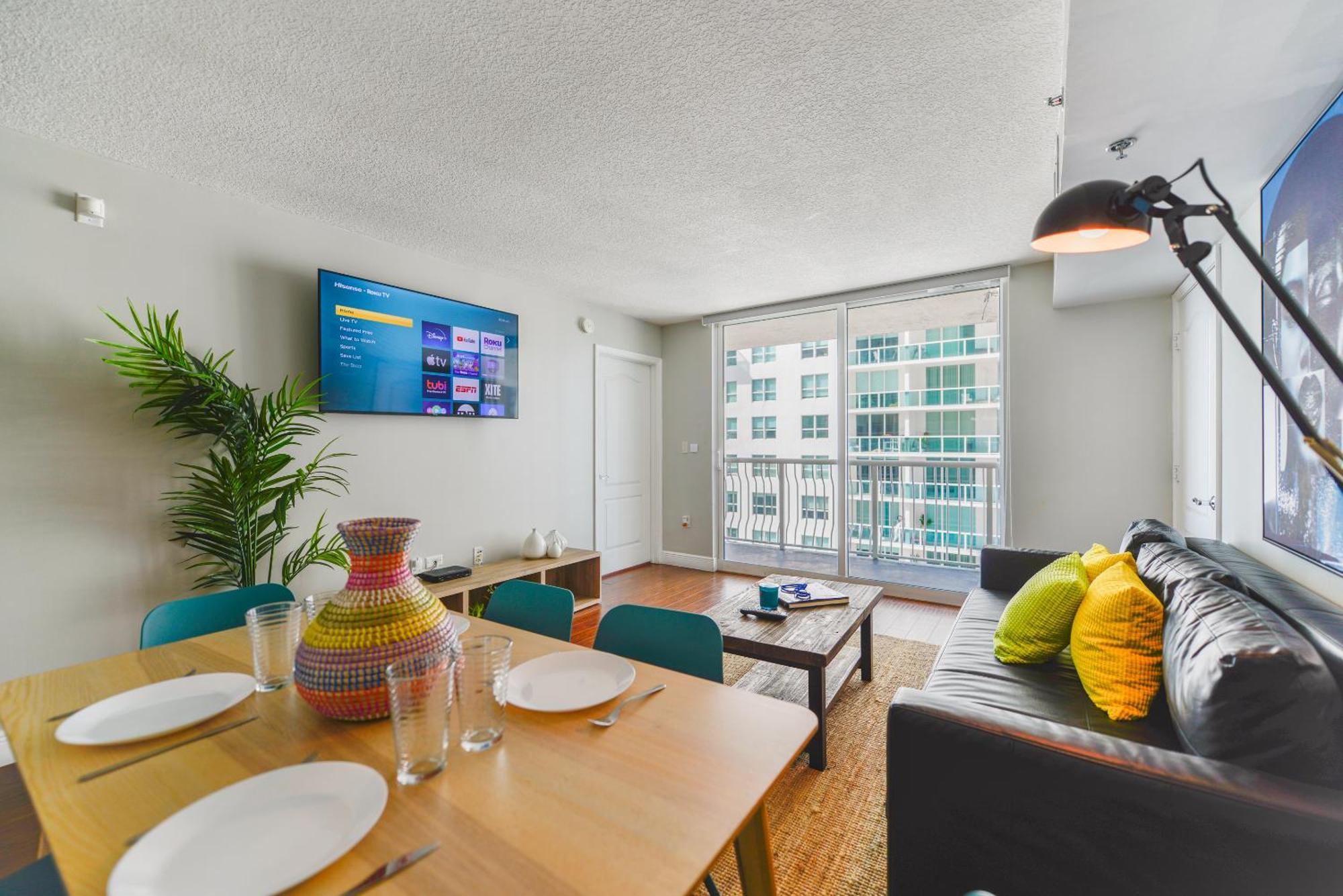 Amazing 3 Bedroom Condo At Brickell With Pool Miami Bagian luar foto