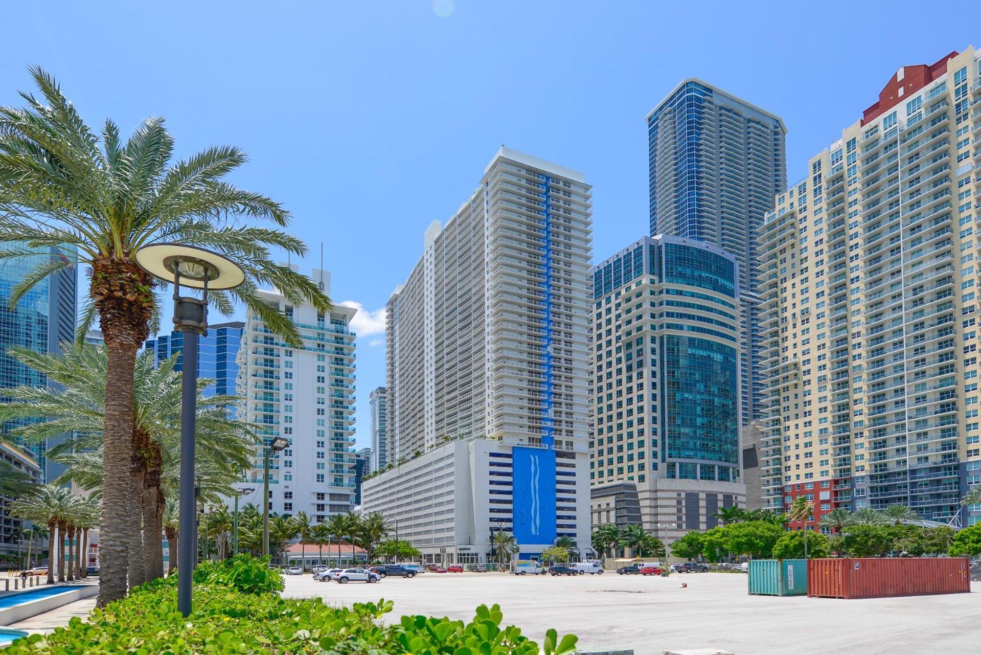 Amazing 3 Bedroom Condo At Brickell With Pool Miami Bagian luar foto